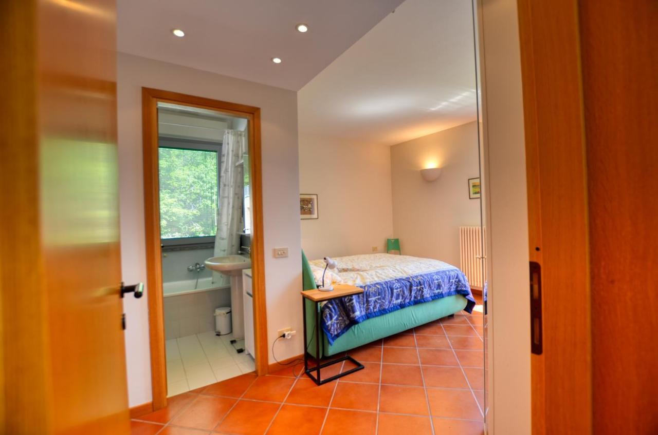 2-Bedroom Lakeview Apartment Bella Gaeta San Siro  Zewnętrze zdjęcie