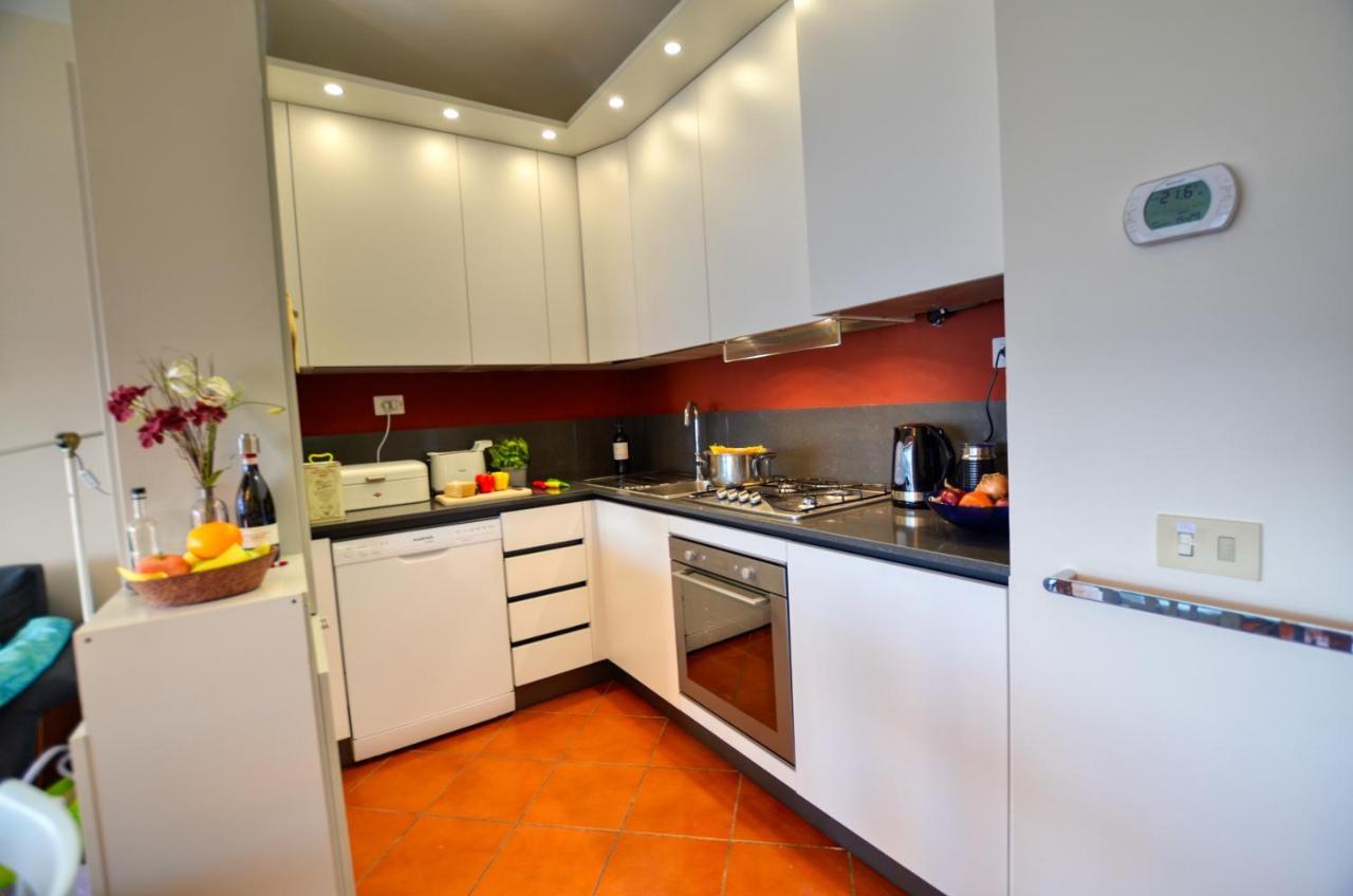 2-Bedroom Lakeview Apartment Bella Gaeta San Siro  Zewnętrze zdjęcie